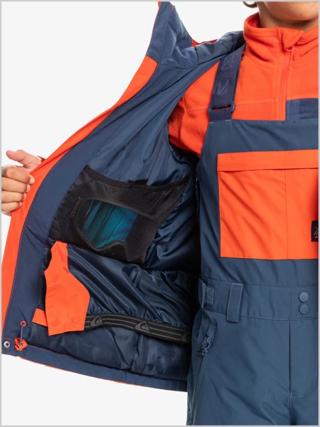 Quiksilver: Mission Solid Youth Jacket (ages 8 - 14) 4 Quiksilver: Mission Solid Youth Jacket (ages 8 - 14) - Image 4